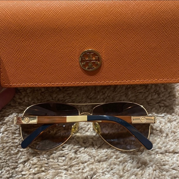 Tory Burch sunglasses - Picture 2 of 4